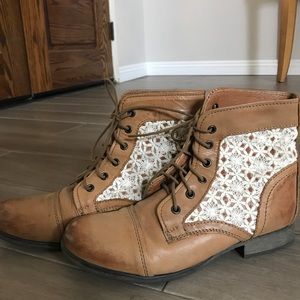 Steve Madden Light Brown Leather boots size 9